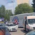 VIDEO Kaos na ulicama Splita! Boysi slobodno ulaze na Poljud, a Hajdukov bus i Hitna čekaju...