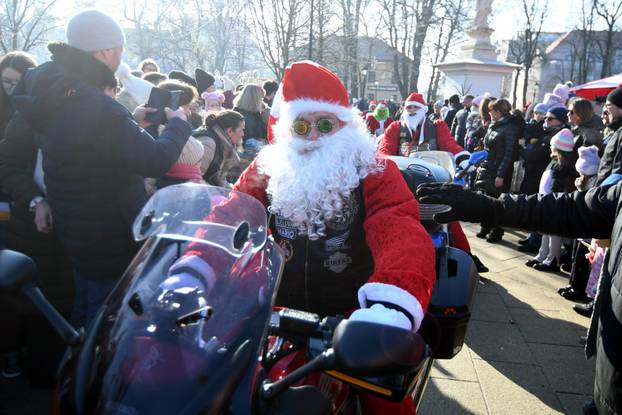 Bjelovar: Svi naraštaji prolavili Novu godinu na Dječjem dočeku uz Djeda Mraza i Moto mrazove