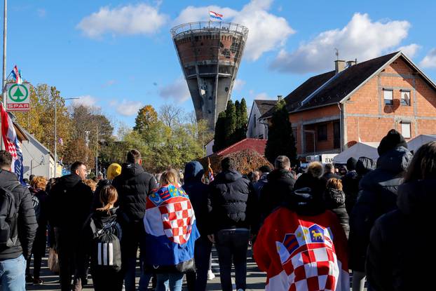 150 tisuća ljudi u najmasovnijoj koloni sjećanja u Vukovaru