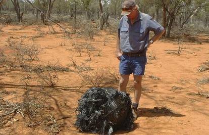 Australski famer pronašao zagonetnu metalnu loptu