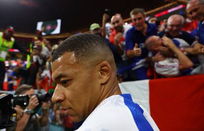 Mbappé pogodio navijača pa otrčao do publike i ispričao se