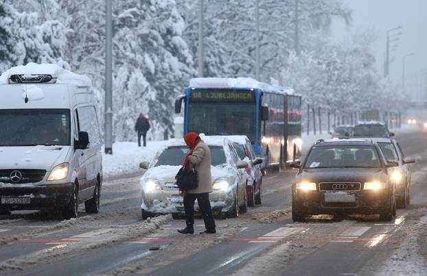 ARHIVA - Zagreb je 14. sije?nja 2013. bio zatrpan snijegom