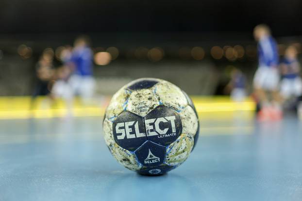 Zagreb: Zagrijavanje igrača uoči početka utakmice RK Zagreb i Paris Saint-Germain