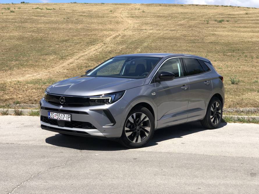 Redizajnirani Opel Grandland je moderniji i napredniji, ali je i zadržao svoj praktični karakter
