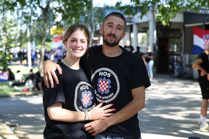 Fanovi se okupljaju u Zaprešiću uoči Thompsonova koncerta