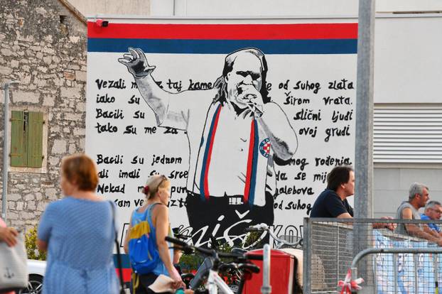 Tribunj: U centru mjesta oslikan mural Mati Miši Kova?u