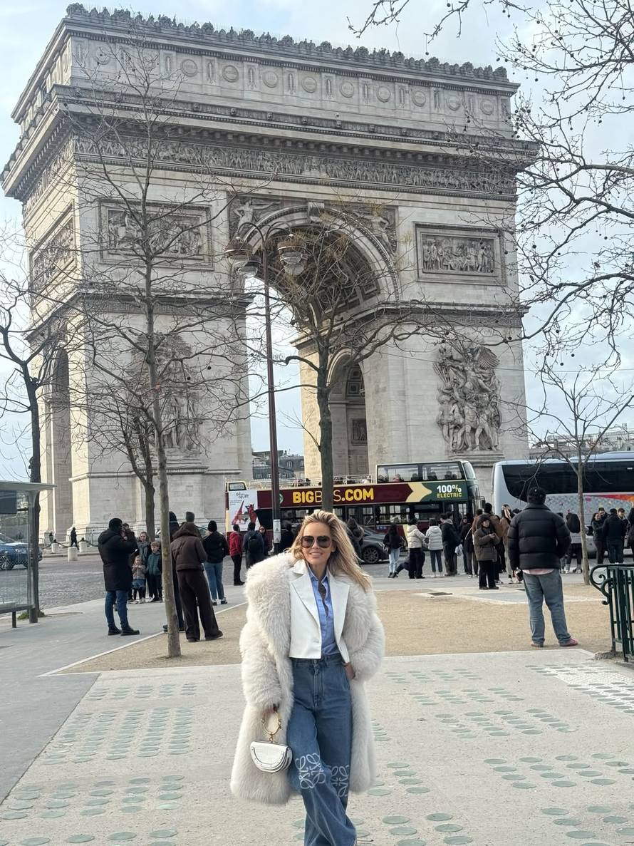 FOTO Pogledajte u čemu se nakon romantičnog vikenda u Parizu s Majom vozio Šime Elez