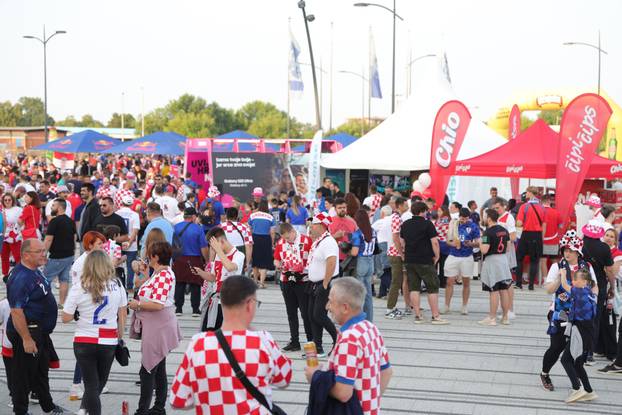 Osijek: Atmosfera prije početka utakmice Hrvatska - Češka