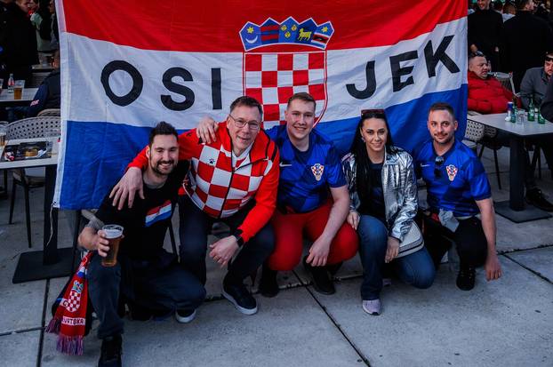 Split: Atmosefra na splitskoj rivi uoči početka utakmice UEFA Lige nacija Hrvatska - Francuska