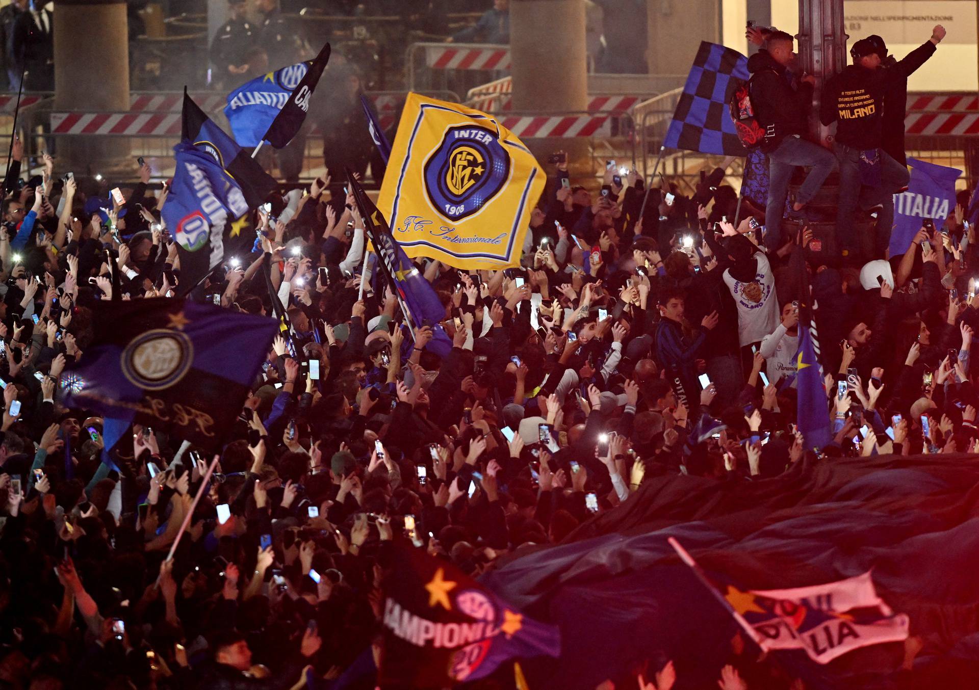 Serie A - Inter Milan celebrate winning Serie A