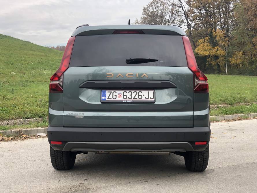 Testirali smo Jogger Hybrid: Kakva je prva hibridna Dacia?