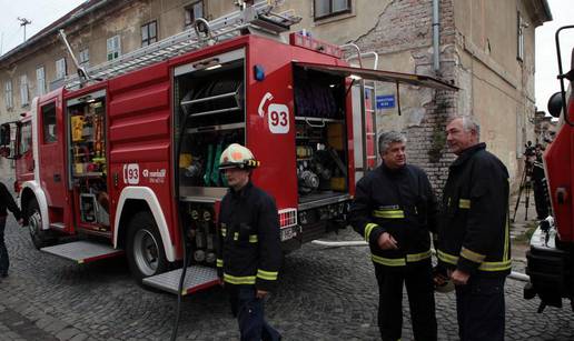 Osijek: Gorio krov zgrade, ozlijeđenih  u požaru nema