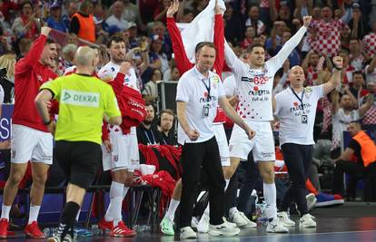 Slovenci, hvala što ste nabrijali Hrvate! Kad Arena gori, a Dule igra i s klupe, i čuda su moguća