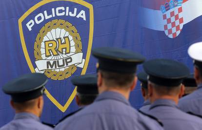 Optužili dvojicu policajaca iz Ogulina: Od migranata uzeli 220 eura za 'prijevoz' u Zagreb