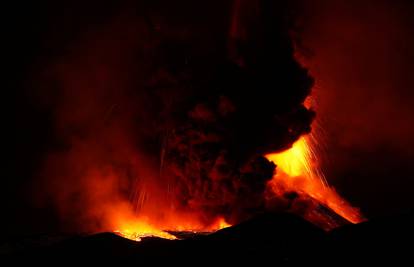 Kratko erumpirao vulkan Etna: Zračna luka i dalje je otvorena