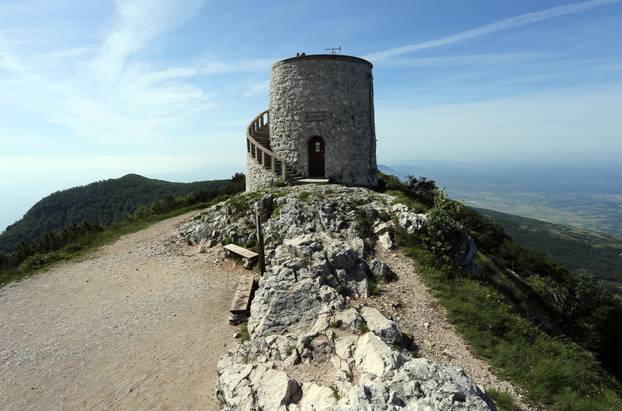Vrh Vojak na nadmorskoj visini 1396 m planine Učka