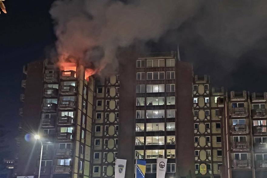 Vatra je gutala Dom za starije u Tuzli: 'Zašto ste najteže pacijente stavili na 5. i 6. kat?!