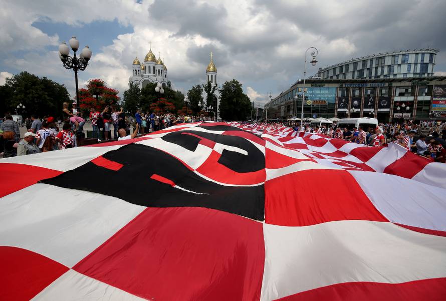 Vatrena fešta: Bjelovar prekrila megazastava od gotovo 100 m!