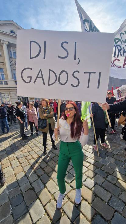 FOTO Plenki, vrime je... Radost stiže nakon izbora: Pogledajte poruke ljevice s Markova trga