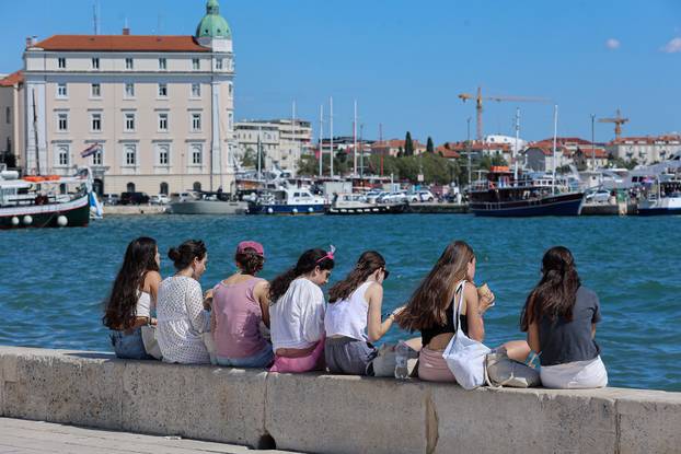 Split: Brojni mladi u centru uoči početka festivala Ultra