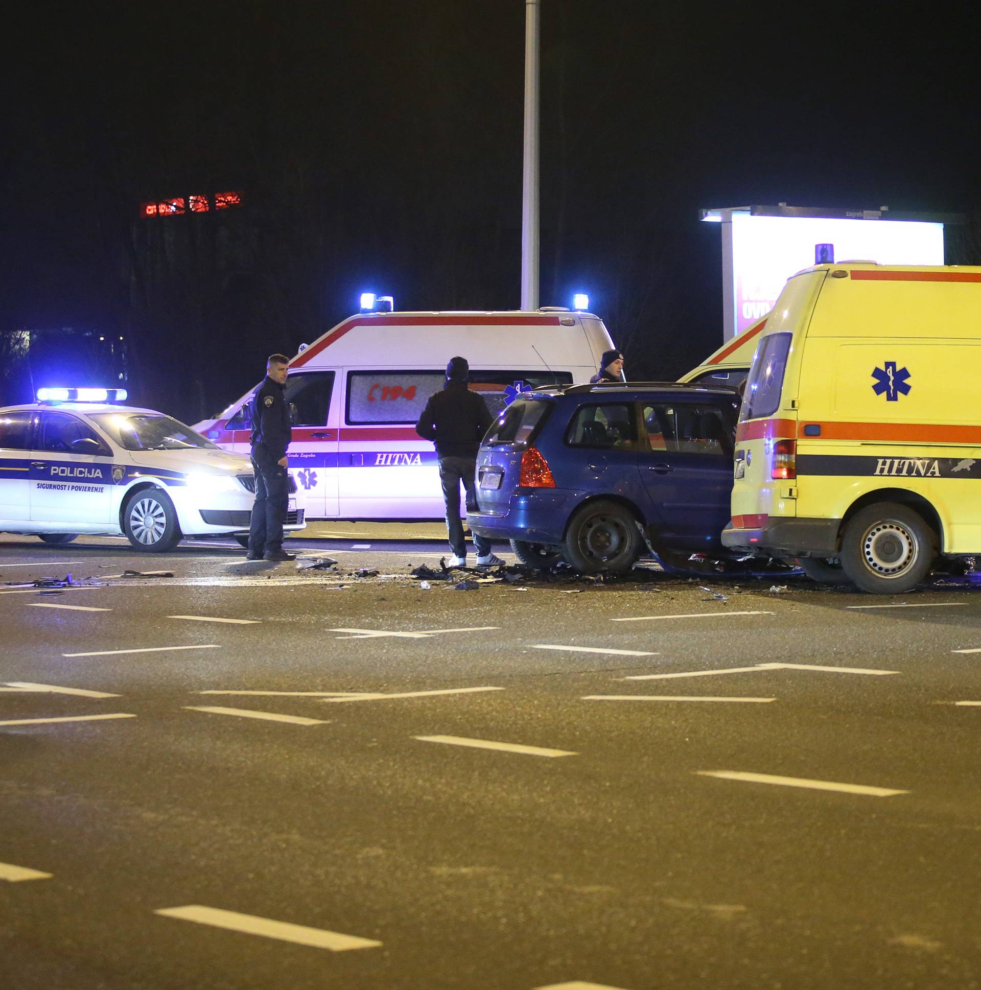 U Zagrebu se sudarili osobni auto i vozilo Hitne pomoći
