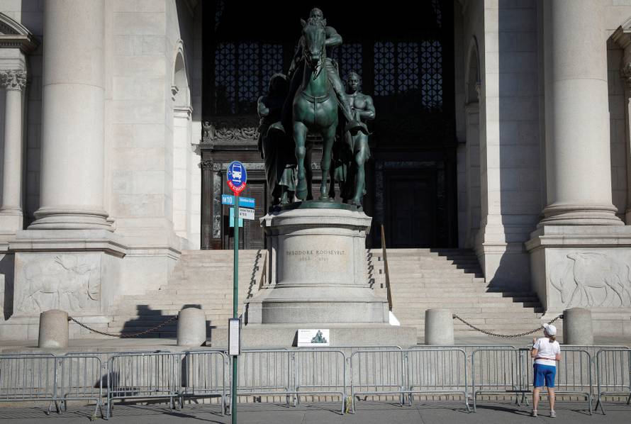 New York će ukloniti kip bivšeg predsjednika T.  Roosevelta zbog rasizma, Trump se protivi odluci
