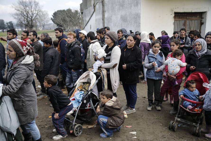 Migranti u prihvatnom centru grupno silovali djevojčicu (7)