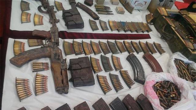 Muškarac (61) na Črnomercu držao arsenal oružja: Uz puške i streljivo našli su i marihuanu