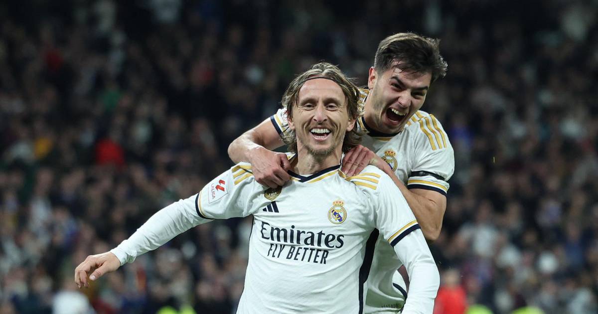 Real Madrid bezoekt team uit de Vierde Klasse, negen spelers strijden om het shirt van Modric!  Winnaar wordt gekozen via een trekking