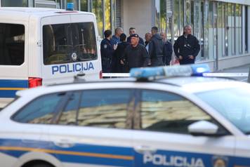 Pucnjava u zagrebačkom Središću, policija traga za napadačem