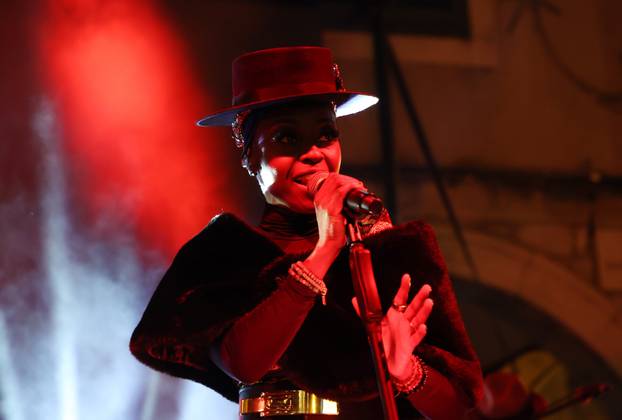 Šibenik:  Britanski trip-hop bend Morcheeba uveo je šibencane i njihove goste u novu 2026.godinu