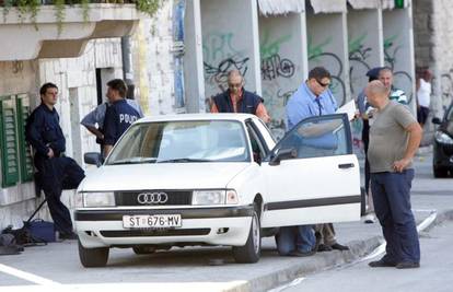 Splićaninu pod auto bacili manju bombu, gorio Audi 