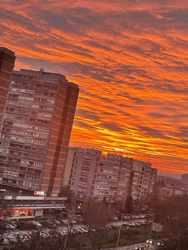 FOTO Prekrasan zalazak Sunca u Zagrebu obojio je nebo u rozo