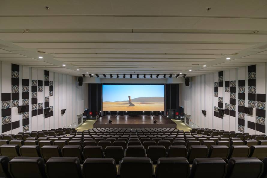 U Makarskoj ujedinili zdravstvo, sport i kulturu: Otvorili više od 100 mil. kn vrijednu Apfel Arenu