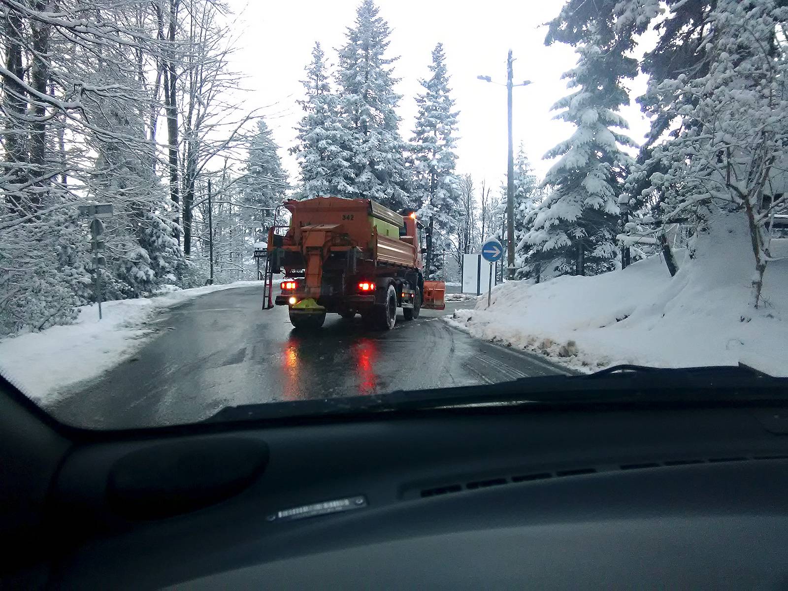 Snijeg u Hrvatskoj: 'Ako  padne ispod 0°C imat ćemo problema'