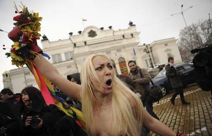 Gole Ukrajinke prosvjedovale su protiv obiteljskog nasilja
