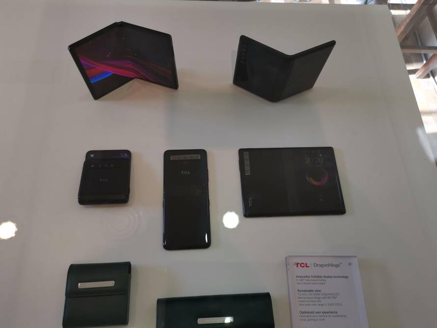 Napravili preklopni mobitel koji se može savinuti u pametni sat