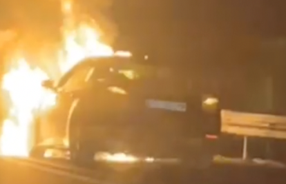 VIDEO Zapalio se automobil na autocesti A2 prema Zagrebu