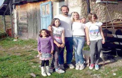 Obitelj odahnula: Majku i tri kćeri neće deportirati u Srbiju
