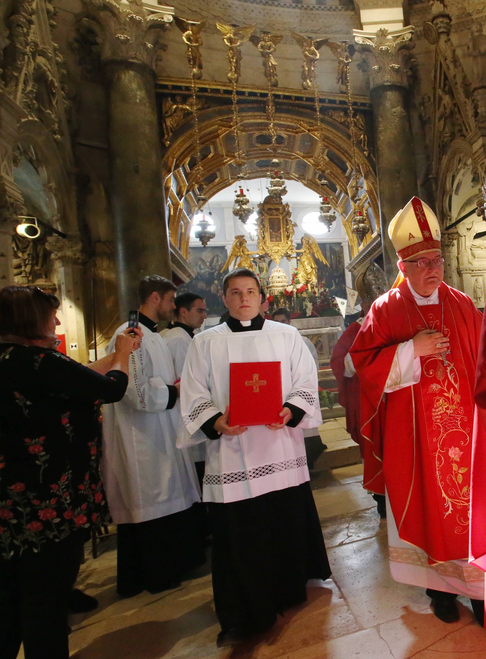 Misom na splitskoj Rivi počela proslava dana Svetog Dujma