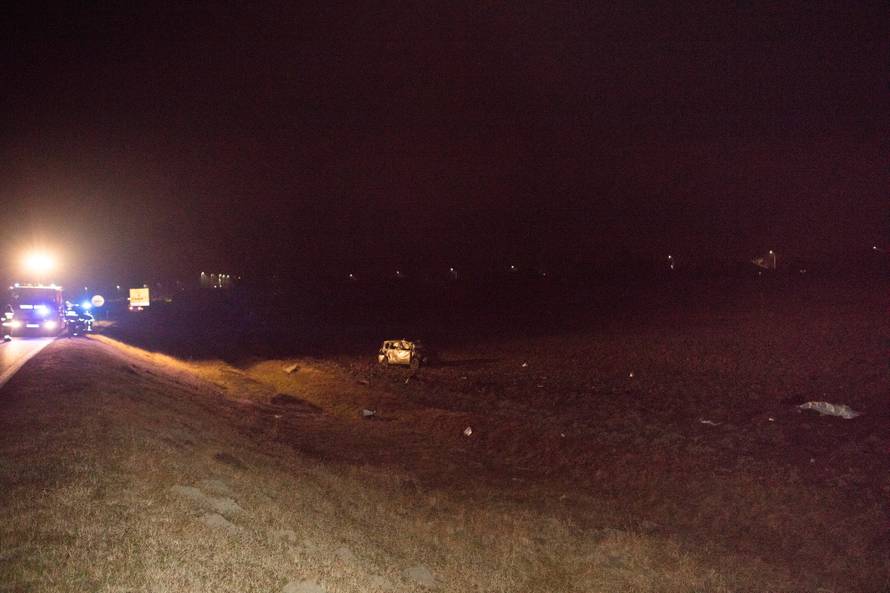 Auto se prevrnuo više puta, vozač (48) je ispao i poginuo