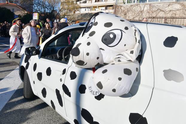 Šibenski karneval na gradskim ulicama