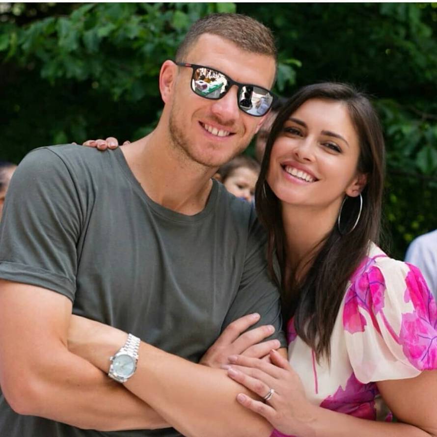 Žena Edina Džeke: Ne spavamo zajedno, njemu treba odmora...