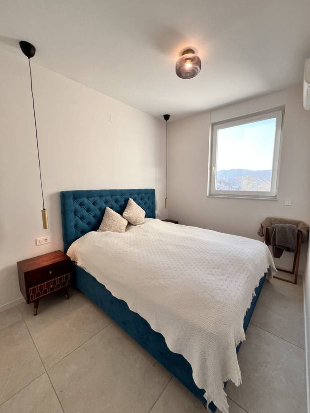 FOTO Naš poznati voditelj i žena mjesecima prodaju penthouse za skoro 400.000 eura! Zavirite