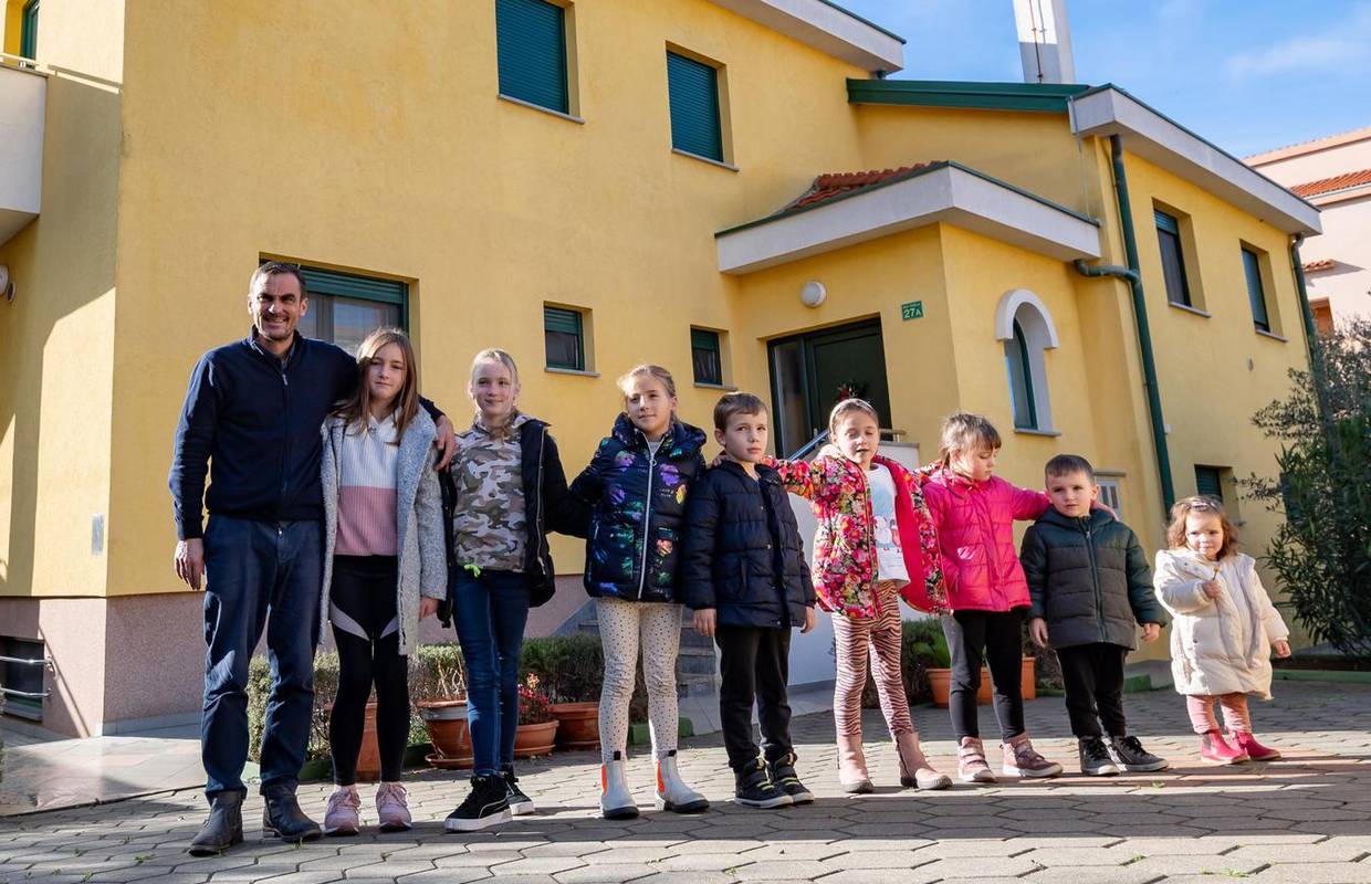 Božićno čudo Zadranina Matea i njegovih osmero mališana: 'Pronašli smo svoj novi dom'