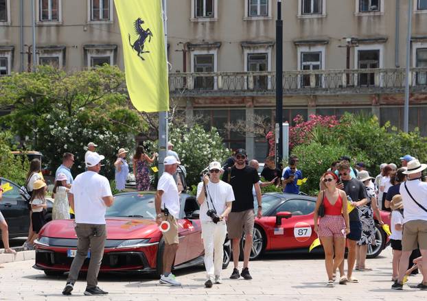 Šibenik: Turneja Ferrari Cavalcade 2026. s više od 120 Ferrarija na šibenskoj rivi