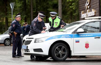 Policija pred lokalne izbore pretresla urede ruske oporbe