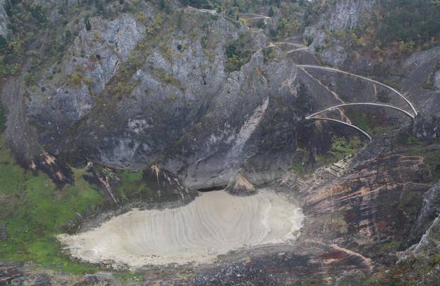 Imotski: Presušilo je  Modro jezero