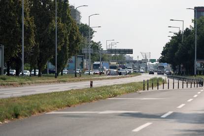 FOTO Ljudi se vraćaju u Zagreb, radovi još traju: Ovako je jutros bilo na podvožnjaku kod Savske