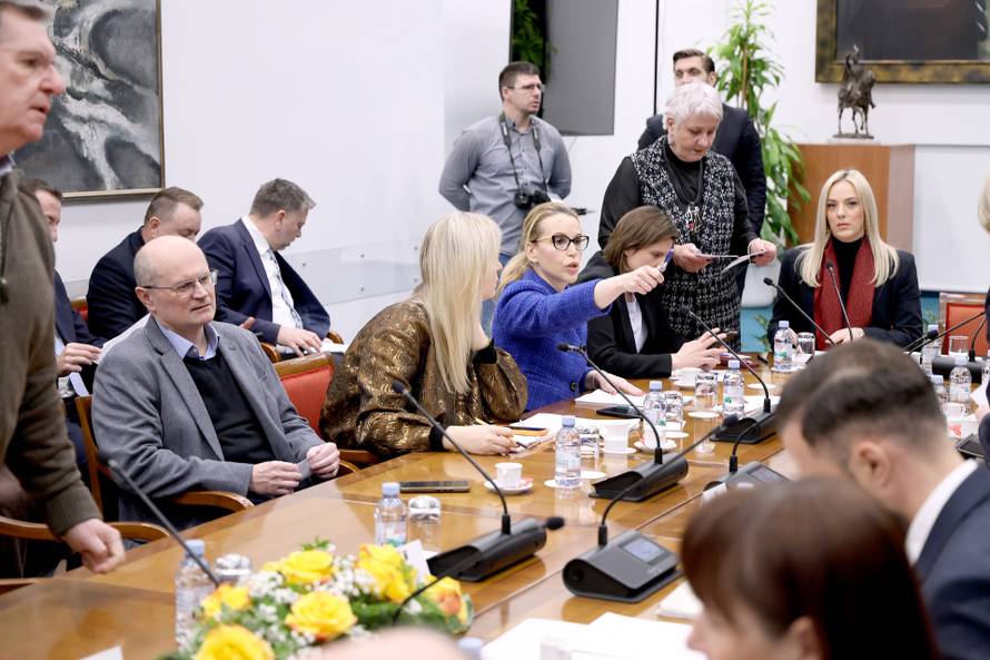 Zagreb: Plenkovic odborima predstavio Alena Ružića, kandidata za novog ministra rada, mirovinskog sustava, obitelji i socijalne politike